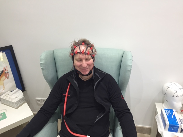 Pål-Esben Wanvig med EEG-hette under QEEG-målingen